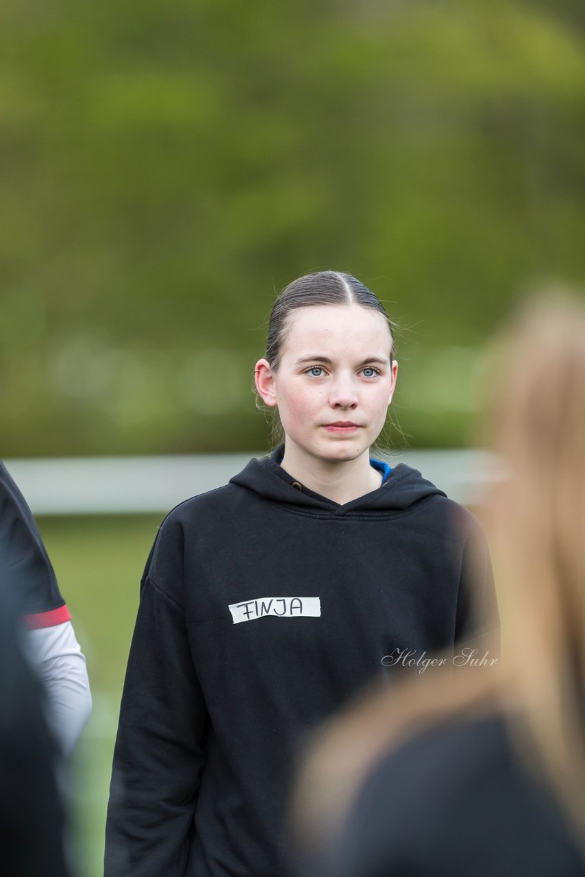 Bild 269 - Co-Trainerin der Frauen Nationalmannschaft Britta Carlson in Wahlstedt